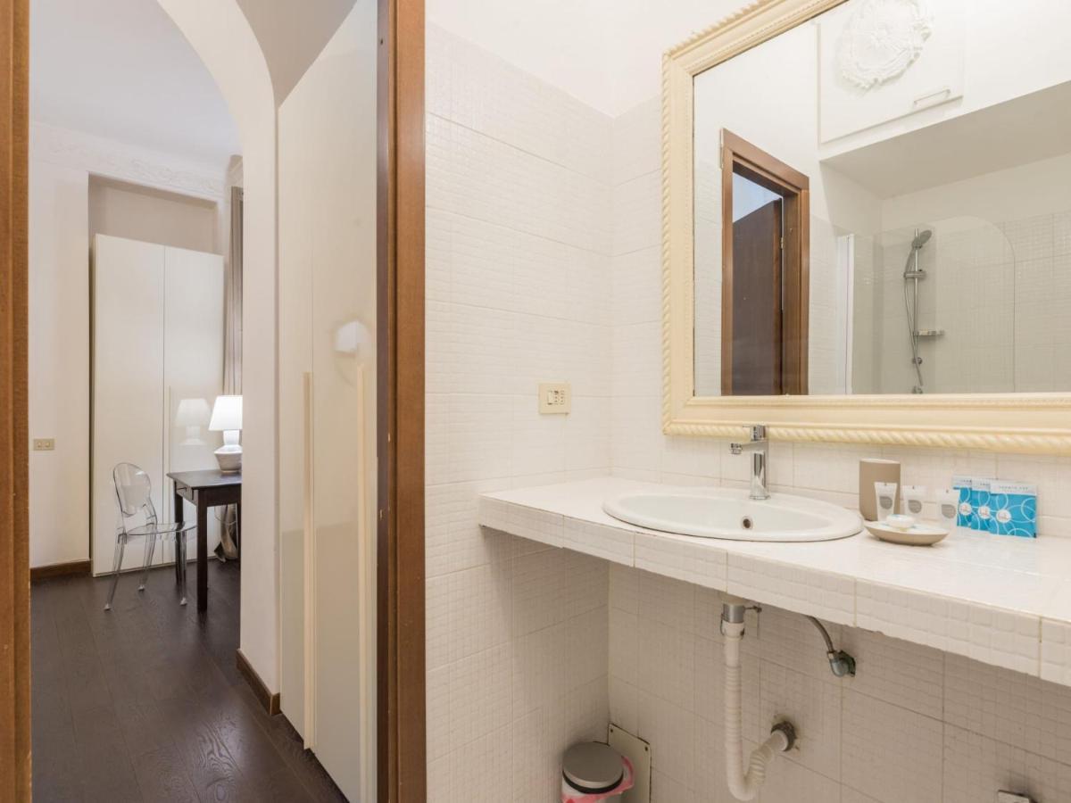 The Rent - Three-bedroom Close To The Quirinale Rom