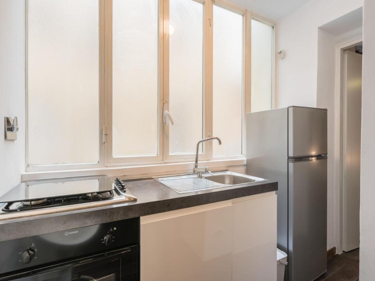 The Rent - Three-bedroom Close To The Quirinale Apartment Rom