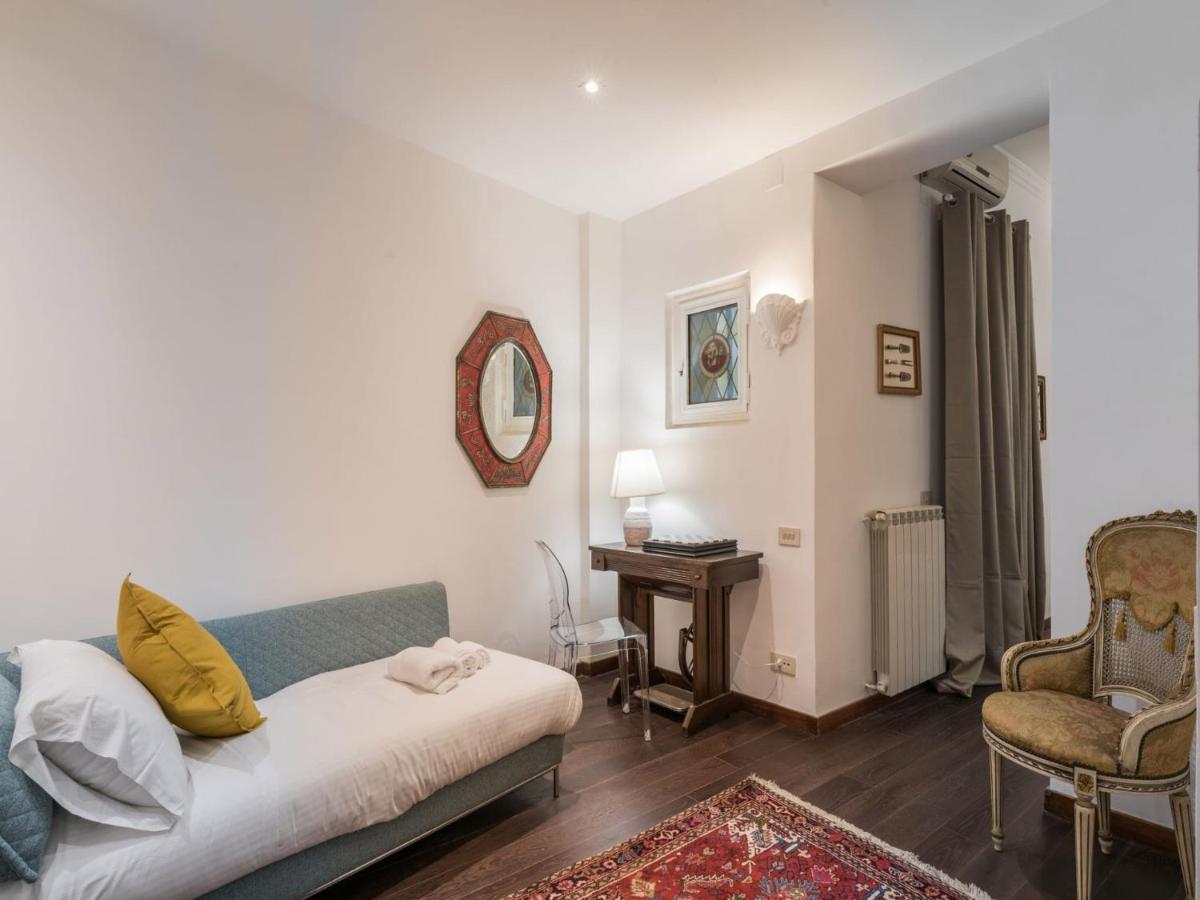 Apartment The Rent - Three-bedroom Close To The Quirinale Rom